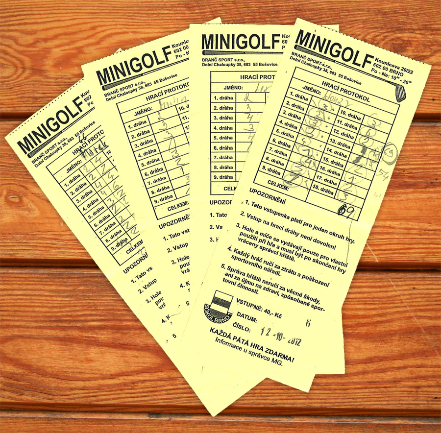 DATA | c_minigolf | minigolf-listky.jpg